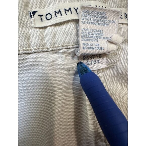 Vintage Y2K '03 Tommy Hilfiger Women's White Khaki Cargo Style Shorts, Size 10 - Picture 5 of 9